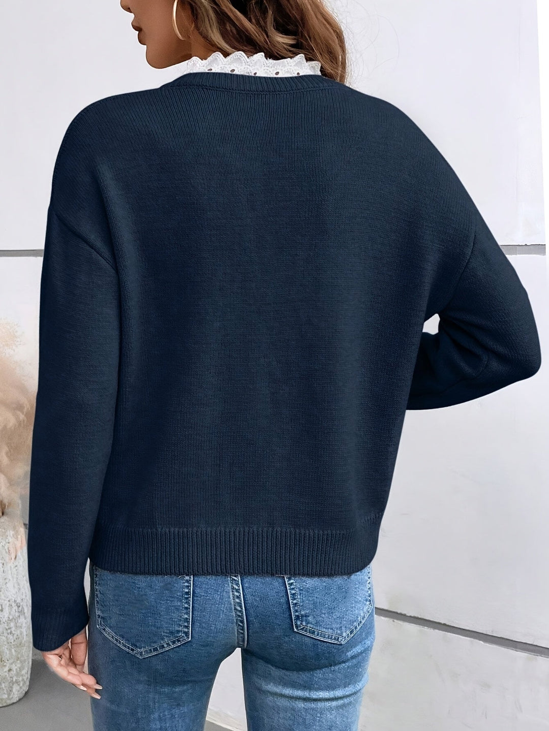 Anne™ | Elegant Blus med Spetskant