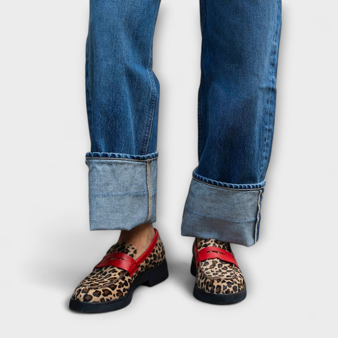 Liora – Leopardmönster och rund tå