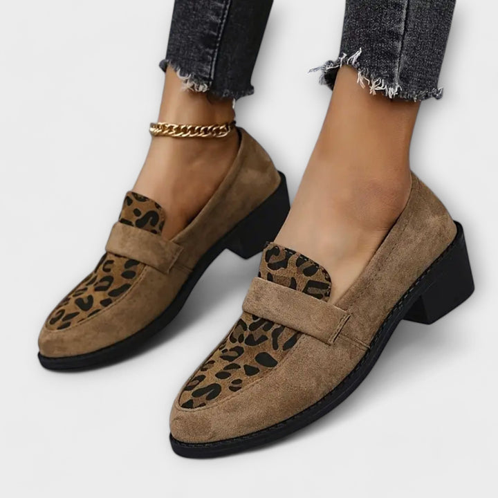 Karla - Eleganta kvinnors skor med leopardmönster