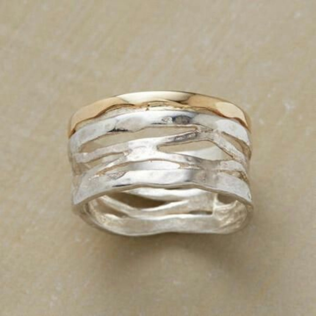 LUMIÈRE ANTIQUA | SUSSURRO D'AMORE RING