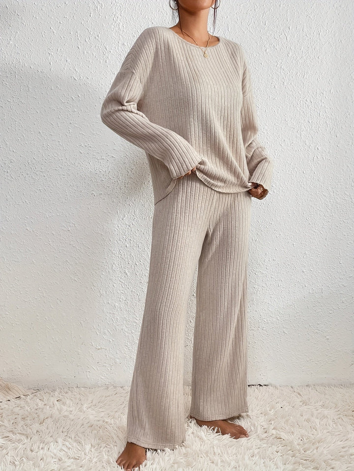 LANA™ | Elegant set för kvinnor med ribbad tröja och rak ben