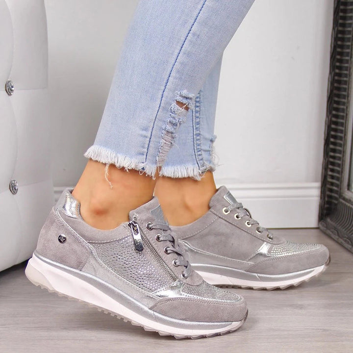 BIRGITTA – ORTOPEDISKA SNEAKERS MED DRAGKEDJA