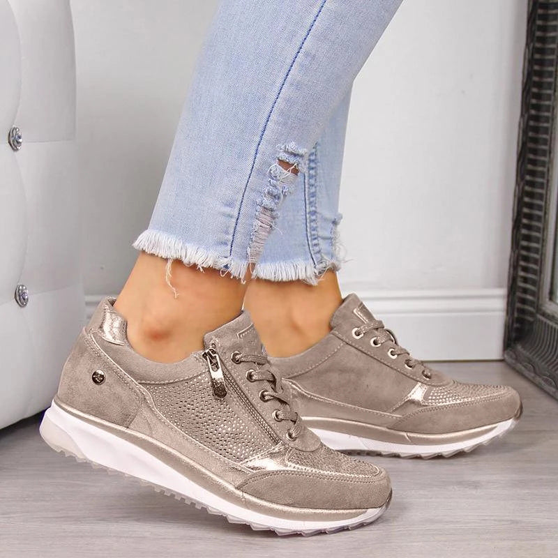 BIRGITTA – ORTOPEDISKA SNEAKERS MED DRAGKEDJA