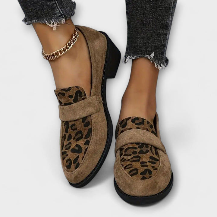 Karla - Eleganta kvinnors skor med leopardmönster