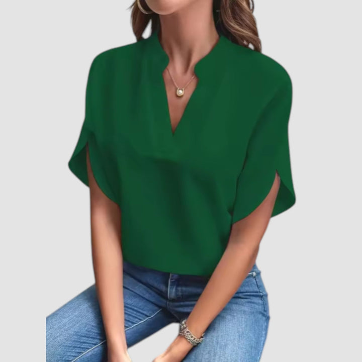 LANA™ | Malin – V-ringad topp i mjukt tyg och feminin ton
