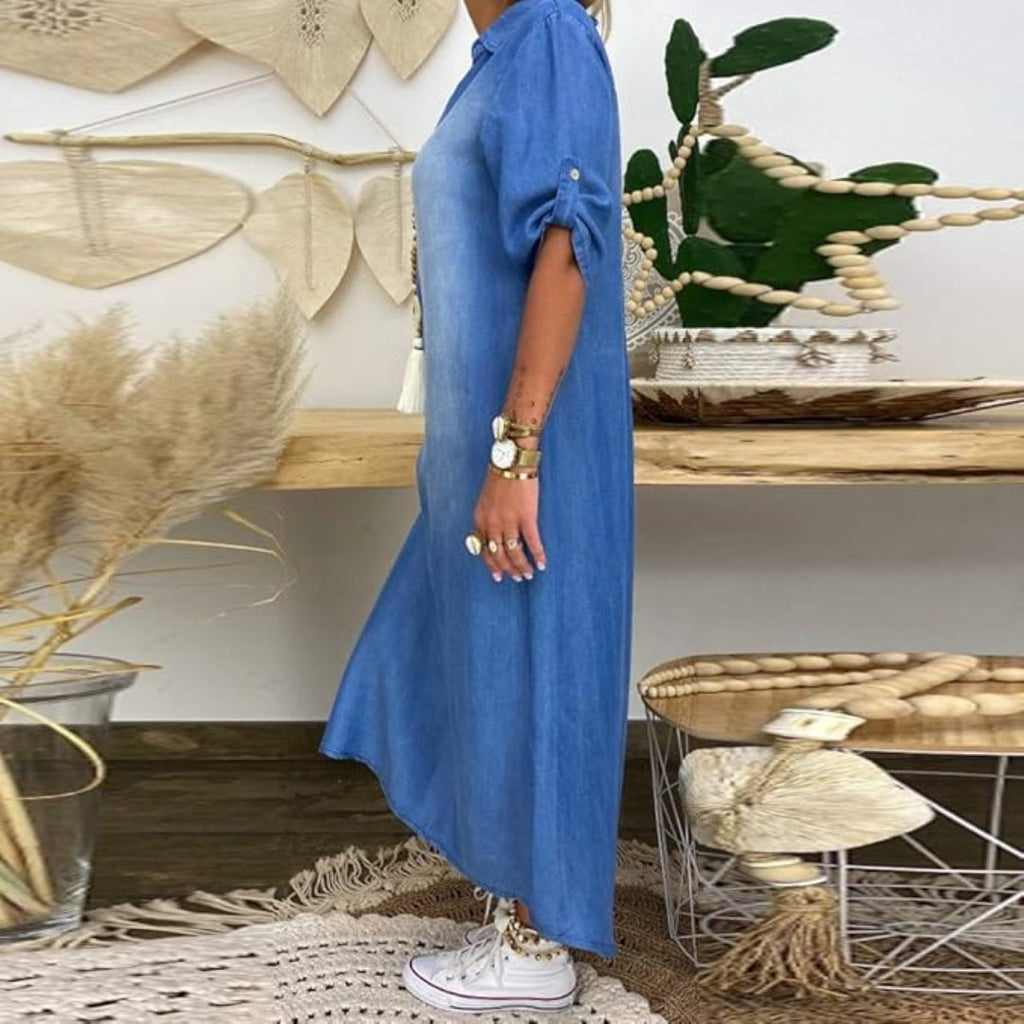 MILA – Maxiklänning i denimlook med sidoslits | Glans Stockholm