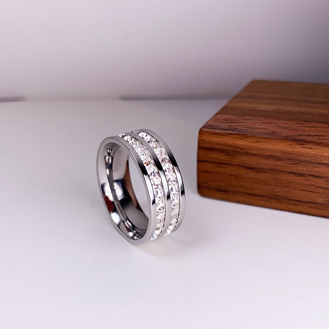 LUMINA SERENA | REFLEKTIONER AV ELEGANS RING