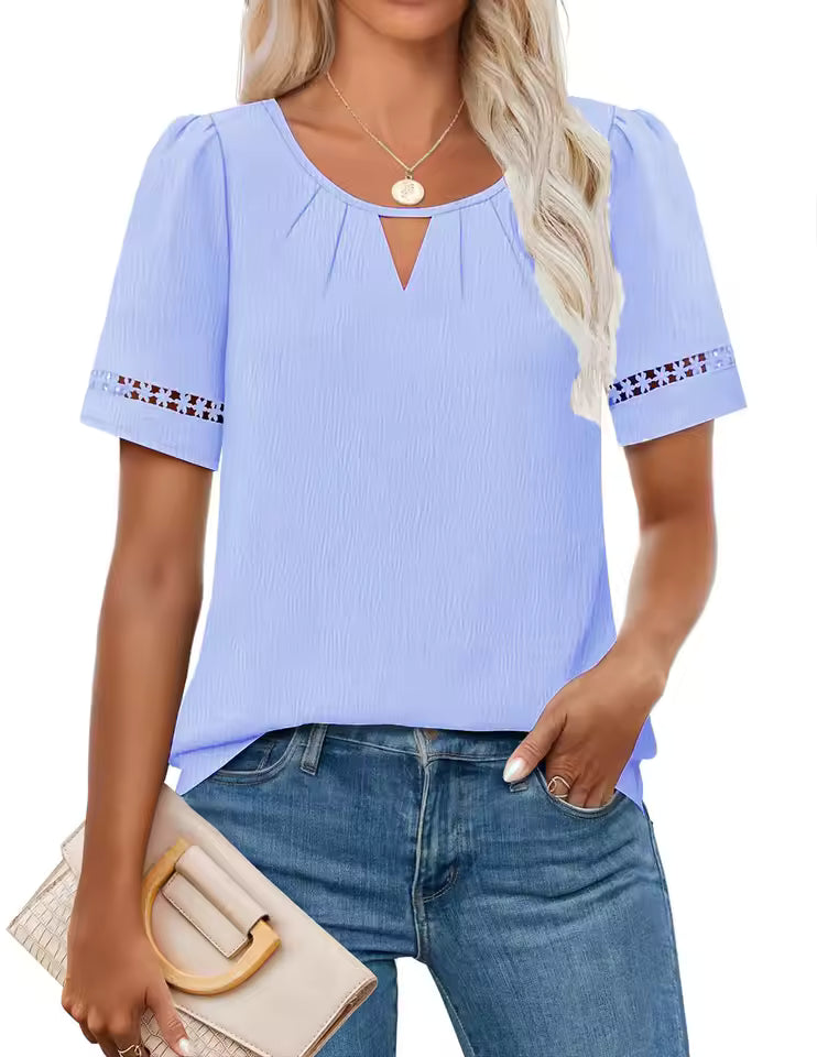 LANA™ | Ylva – Luftig topp med spetsdetaljer