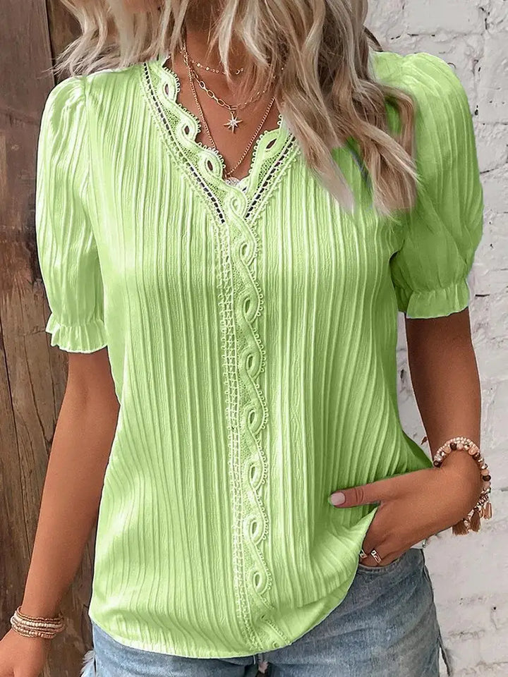 LANA™ | Mira – Feminin topp med spetsdetaljer