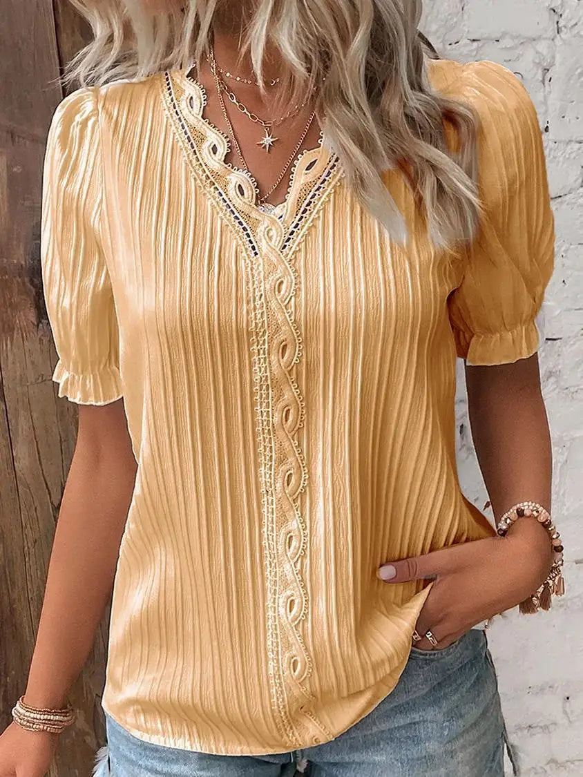 LANA™ | Mira – Feminin topp med spetsdetaljer
