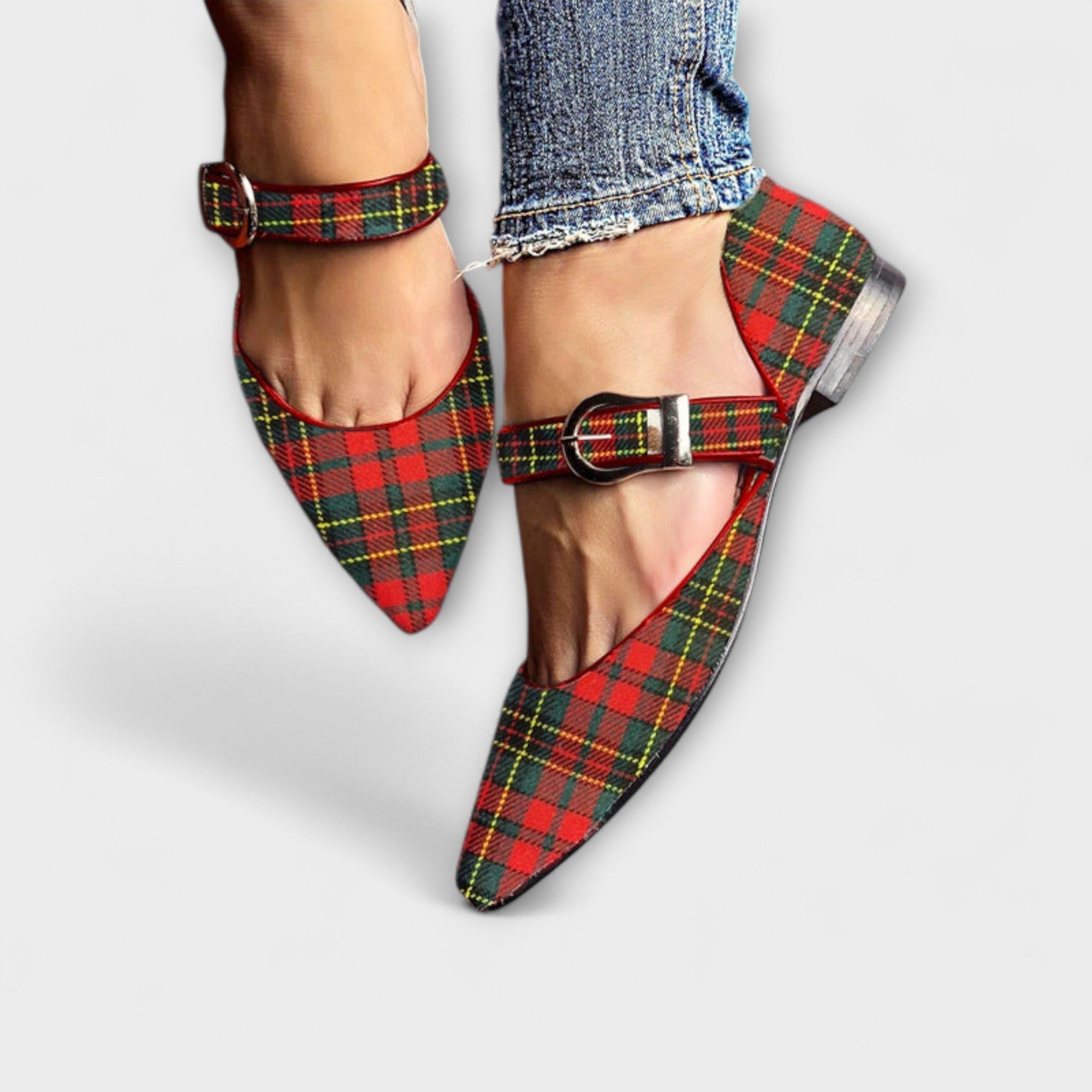 Embry | Spetsig sko med justerbara remmar