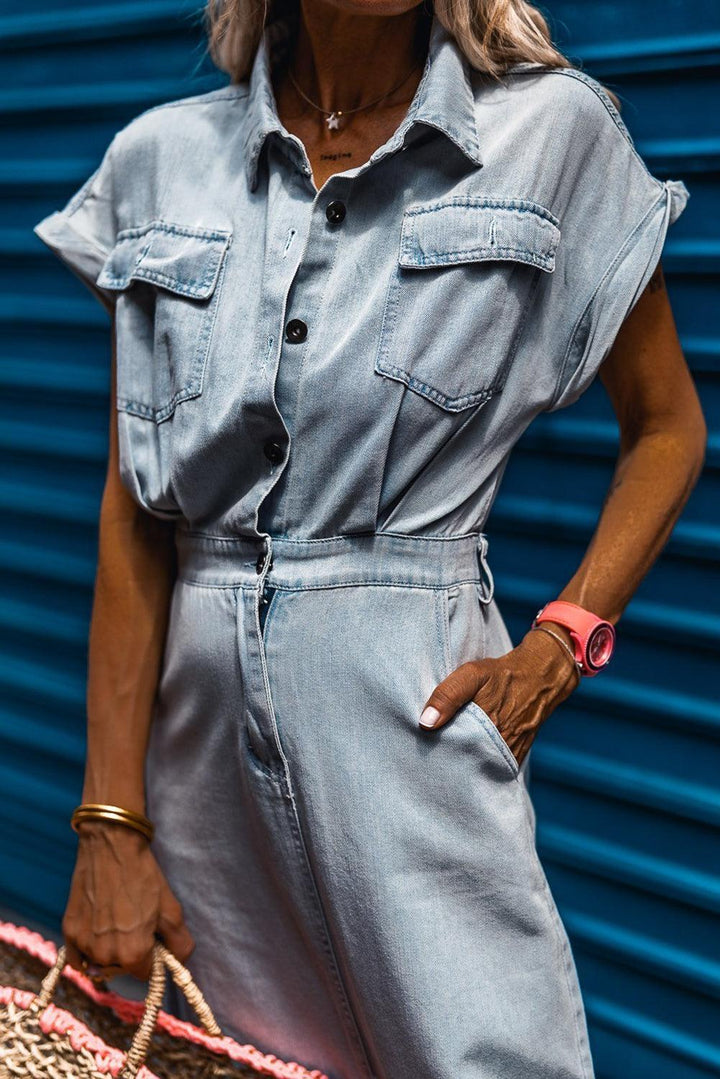 LANA™ | Isabelle - Denimklänning med eleganta, korta fladdermusärmar