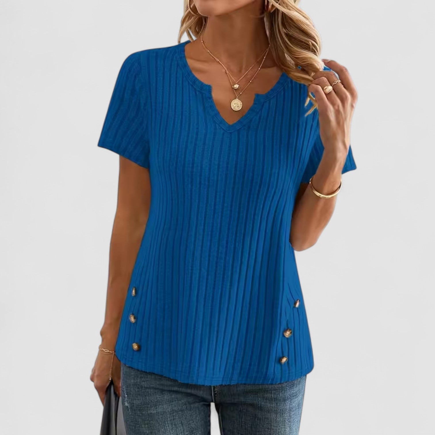 LANA™ | Elsa – V-ringad topp med diskreta detaljer